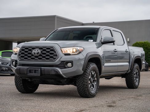 Used 2021 Toyota Tacoma TRD Off-Road AWD/4WD image 3