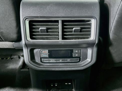 Used 2025 Volkswagen Atlas SE FWD image 28