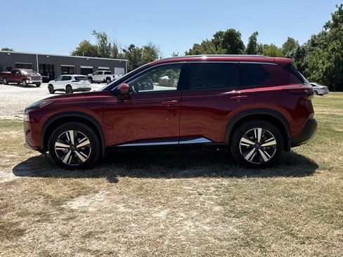 Certified 2023 Nissan Rogue Platinum w/ Platinum Premium Package FWD image 3