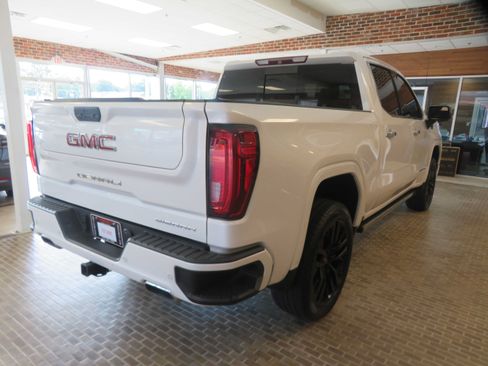 Used 2019 GMC Sierra 1500 Denali w/ Denali Ultimate Package AWD/4WD image 4