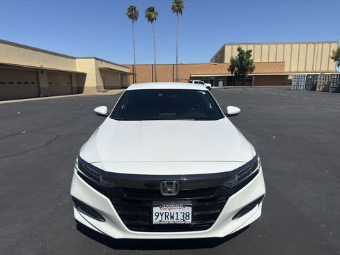 Used 2018 Honda Accord Sport image 2