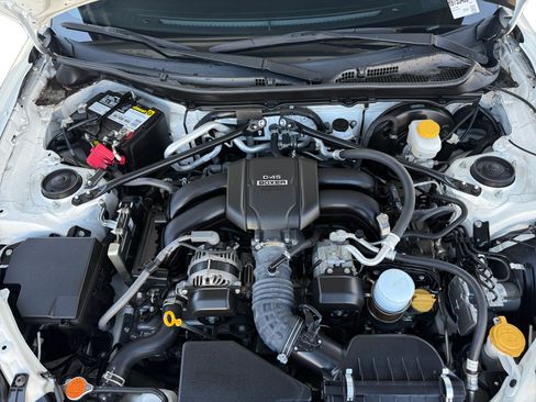 Used 2024 Toyota GR86 RWD image 12