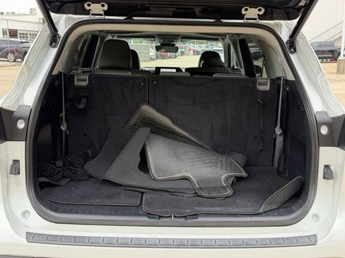 Used 2023 Toyota Highlander XLE image 35