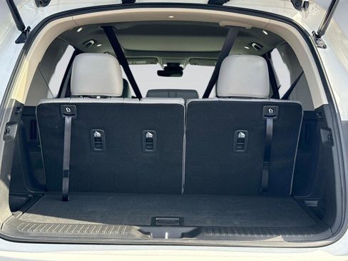 Certified 2024 Honda Pilot Touring image 12