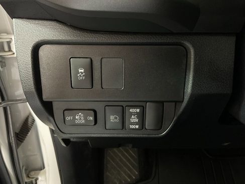 Used 2020 Toyota Tacoma TRD Sport image 27