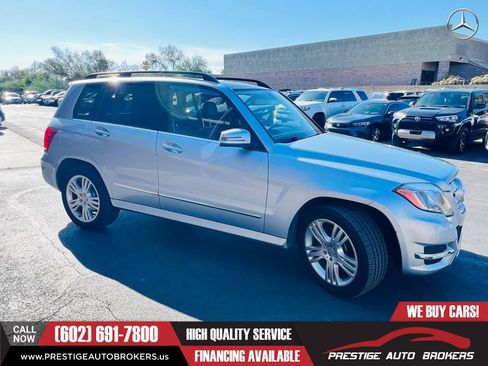 Used 2013 Mercedes-Benz GLK 350 4MATIC image 4