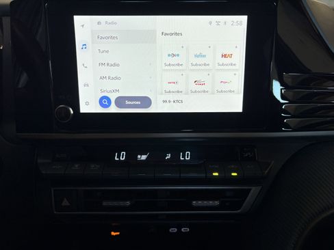 Certified 2025 Toyota Camry SE image 11