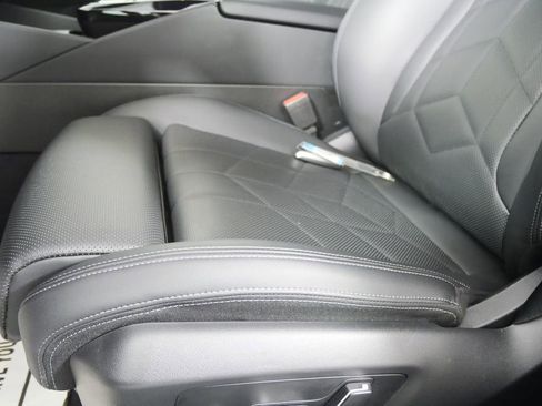 Certified 2025 BMW 530i image 11