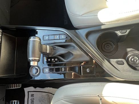 Used 2023 Kia Niro EX Touring image 23