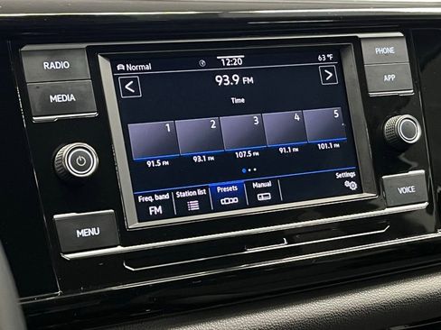 Certified 2024 Volkswagen Taos S image 25