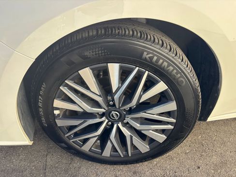 Used 2025 Nissan Altima 2.5 SV image 30