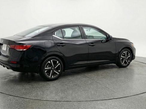 Used 2025 Nissan Sentra SV image 9