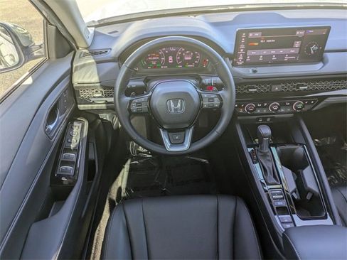Used 2025 Honda Accord Touring image 16