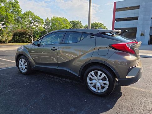 Certified 2021 Toyota C-HR LE FWD image 9