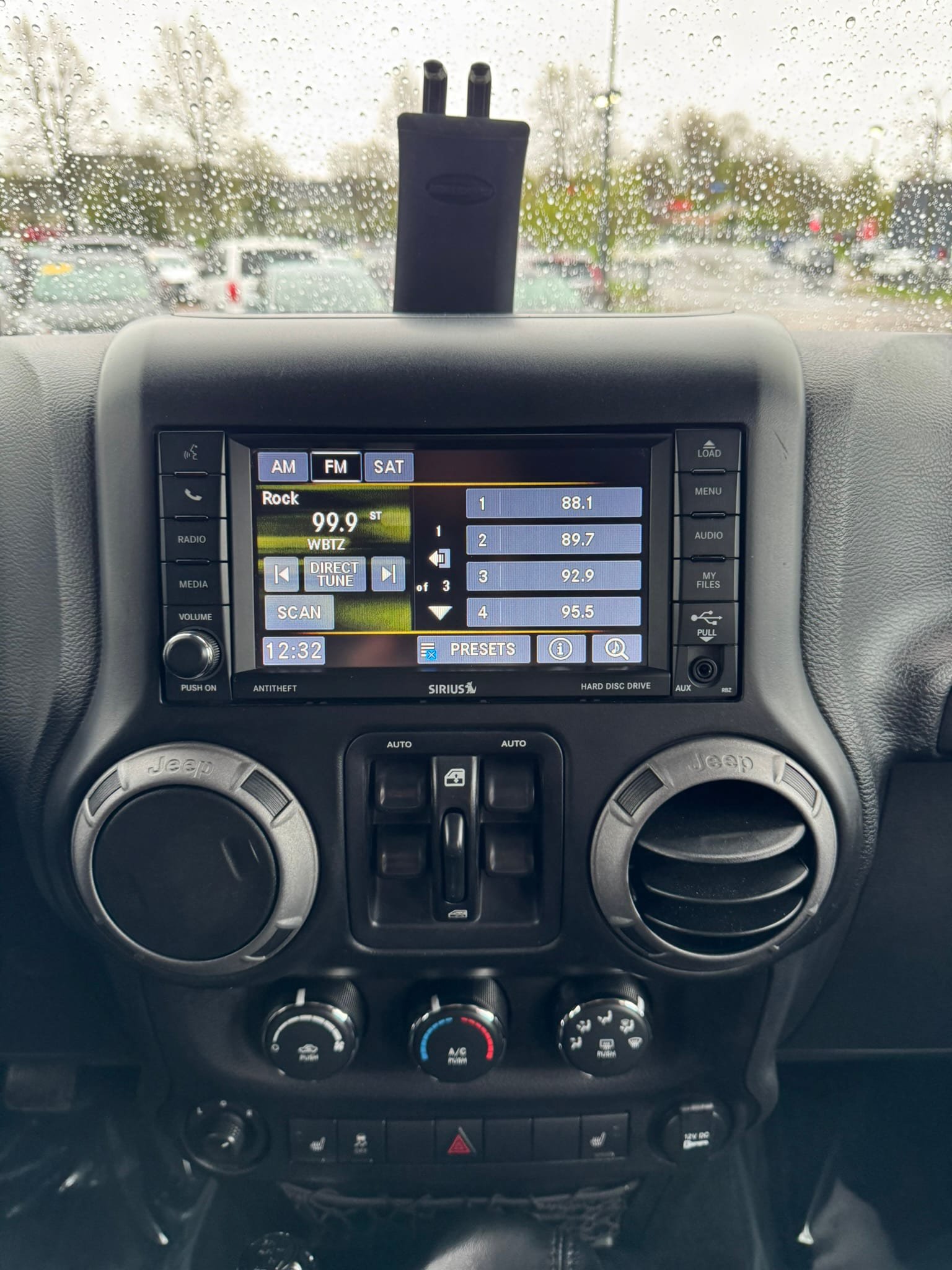 Used 2017 Jeep Wrangler Unlimited Sport w/ Quick Order Package 23S AWD/4WD image 15