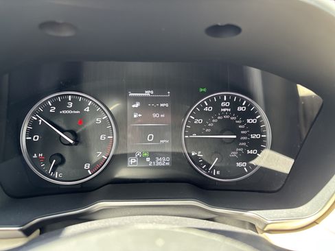 Used 2025 Subaru Outback Limited AWD/4WD image 9