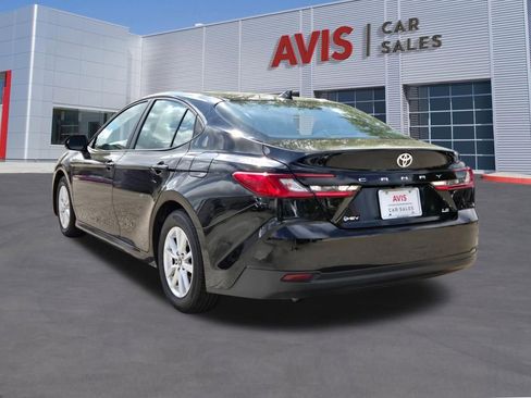 Used 2025 Toyota Camry LE FWD image 10