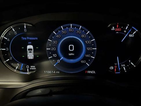 Used 2017 Cadillac Escalade ESV Premium Luxury RWD image 43