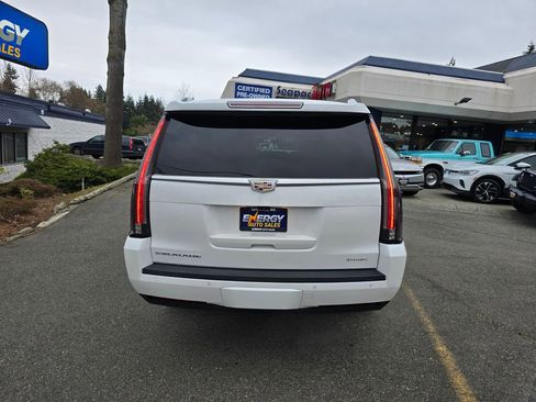 Used 2019 Cadillac Escalade ESV Platinum AWD/4WD image 4
