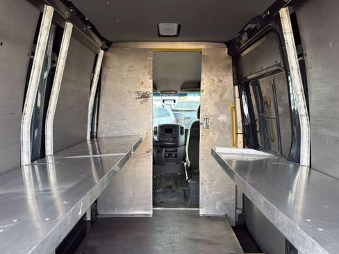 Used 2018 Mercedes-Benz Sprinter 2500 image 8