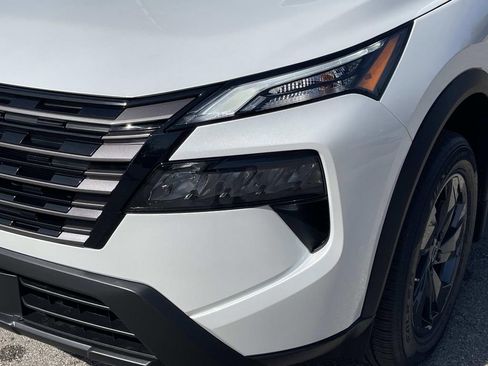 New 2026 Nissan Rogue SV FWD image 9