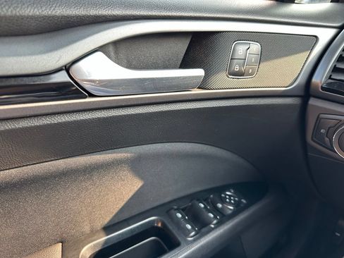 Used 2014 Ford Fusion SE w/ Equipment Group 201A FWD image 12