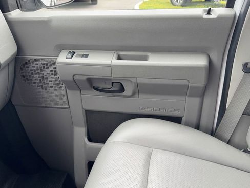 Used 2013 Ford E-350 and Econoline 350 Super Duty w/ PWR Group RWD image 21