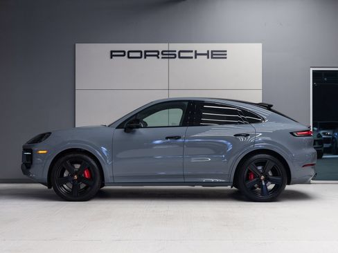 Certified 2026 Porsche Cayenne S AWD/4WD image 2