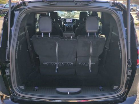 New 2026 Chrysler Pacifica Select FWD image 13