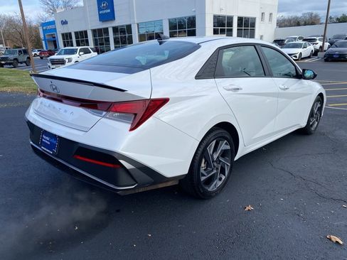 Certified 2025 Hyundai Elantra Sport image 4