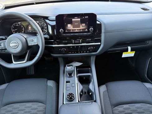 New 2025 Nissan Pathfinder SV w/ SV Premium Package image 11