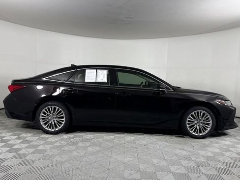 Used 2019 Toyota Avalon Limited FWD image 9