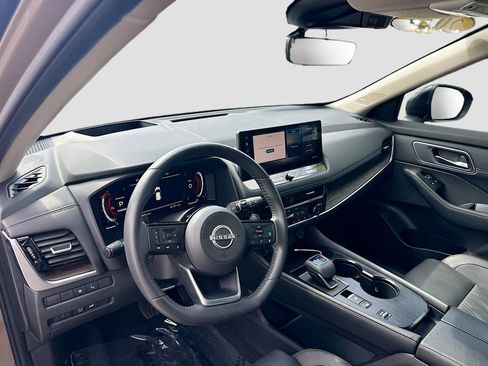 Used 2024 Nissan Rogue Platinum w/ Platinum Premium Package FWD image 9