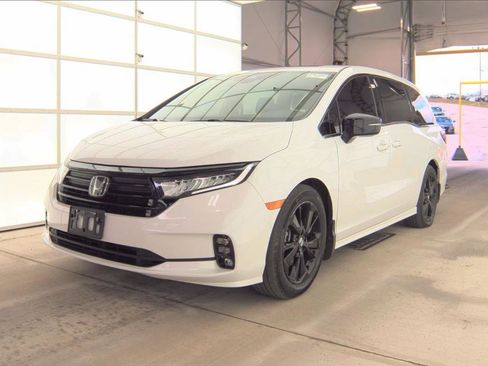 Used 2024 Honda Odyssey Sport image 1