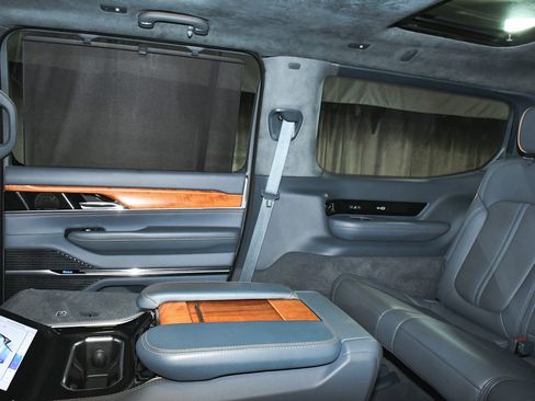 Used 2022 Jeep Grand Wagoneer Series II w/ Convenience Group III AWD/4WD image 56