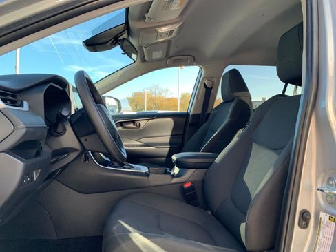 Used 2025 Toyota RAV4 LE image 25