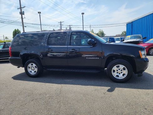 Used 2013 Chevrolet Suburban LT w/ Luxury Package AWD/4WD image 5