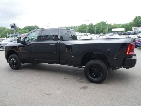 New 2026 RAM 3500 Big Horn AWD/4WD image 11