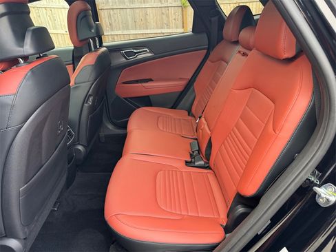 Used 2023 Kia Sportage SX image 19