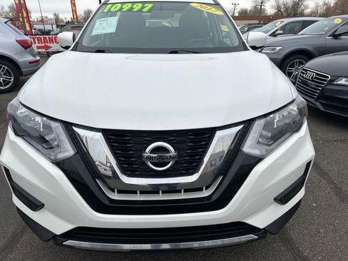 Used 2017 Nissan Rogue S image 4