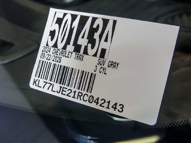Certified 2024 Chevrolet Trax RS w/ Sunroof Package FWD image 34
