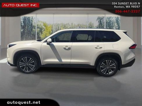Used 2024 Toyota Grand Highlander AWD Hybrid image 8