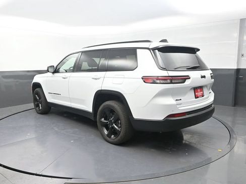 Used 2025 Jeep Grand Cherokee L Limited w/ Black Appearance Package AWD/4WD image 6