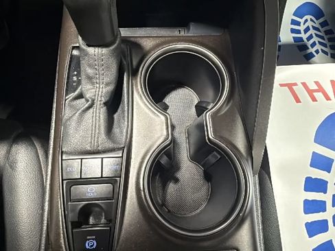Used 2022 Toyota Camry XSE FWD image 22
