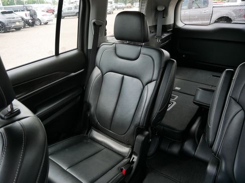 Used 2023 Jeep Grand Cherokee L Limited AWD/4WD image 12