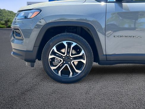 Used 2022 Jeep Compass Limited AWD/4WD image 11