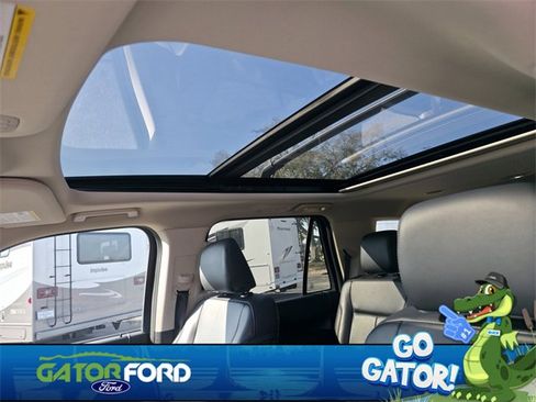 Used 2024 Ford Expedition XLT image 14