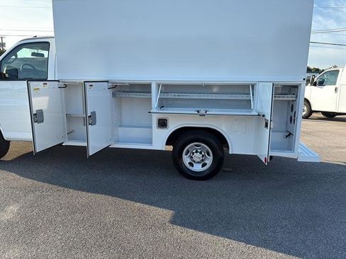 New 2025 Chevrolet Express 3500 w/ Power Convenience Package image 5