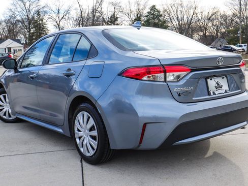 Used 2021 Toyota Corolla LE image 12