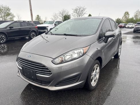 Used 2014 Ford Fiesta SE FWD image 2